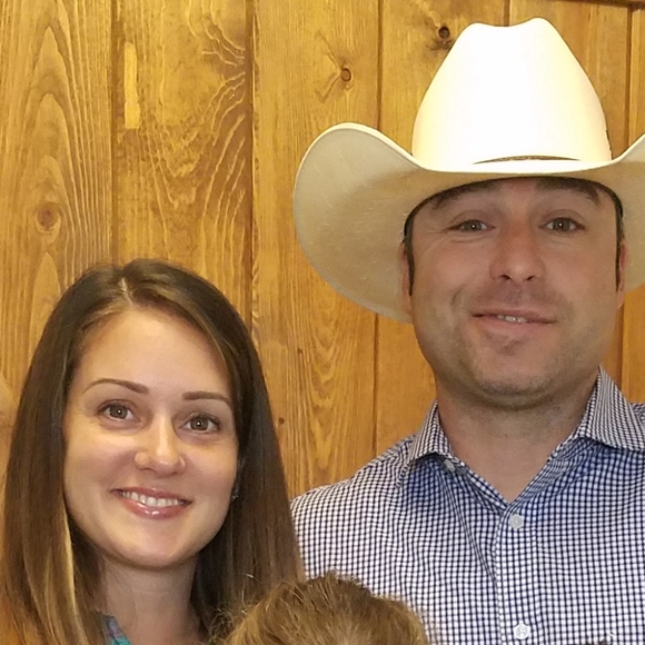 Meet your Posher! - Picture 2 of 4